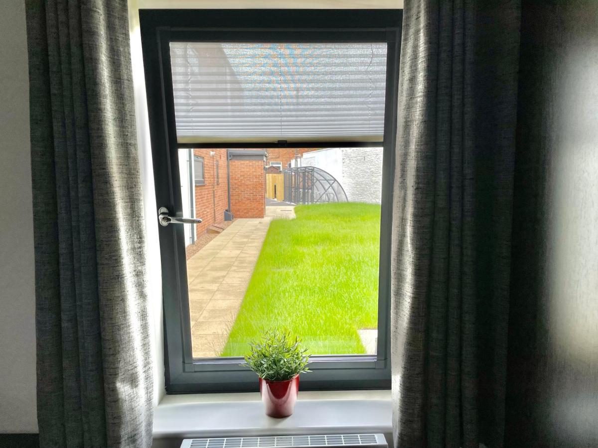 يورك Garden View - 2 Bedroom Bungalow المظهر الخارجي الصورة